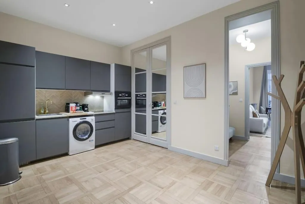 2b.appart 6pers#2bedrooms#victorhugo#arcdetriomphe Apartamento *